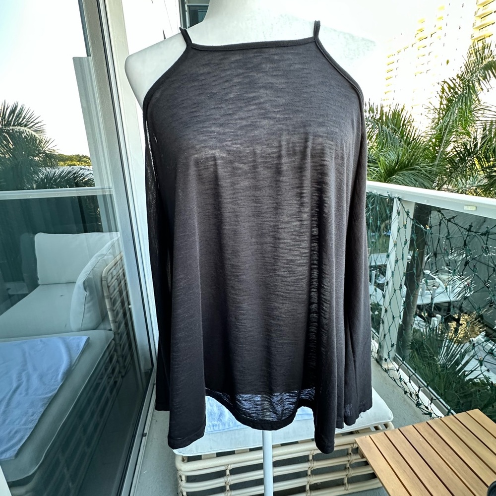Cold shoulder 3/4 sleeve top